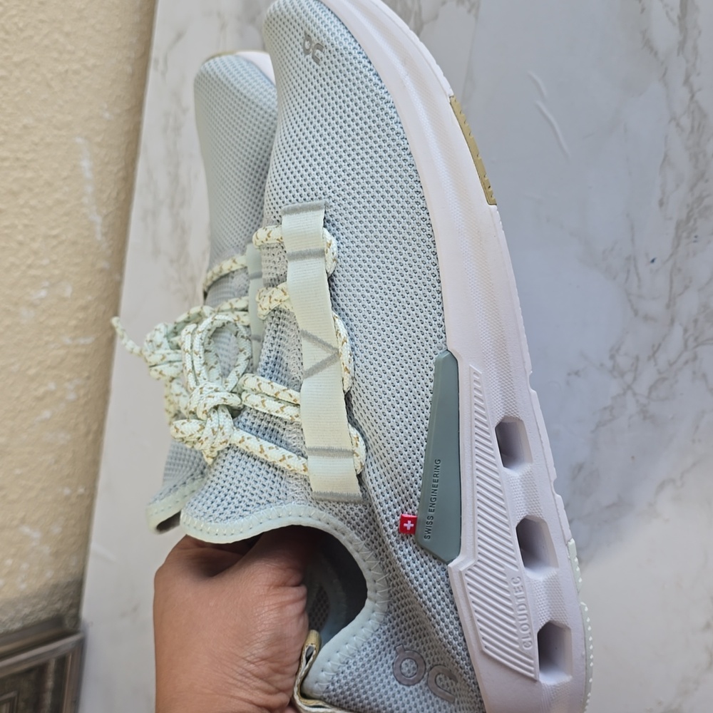 On Cloud Cloudeasy Light Gray Athletic Sneakers - Picture 6 of 14